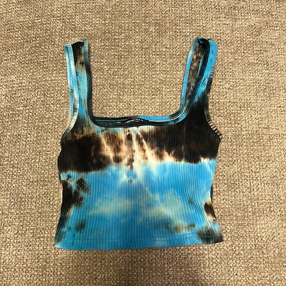 cropped tank
